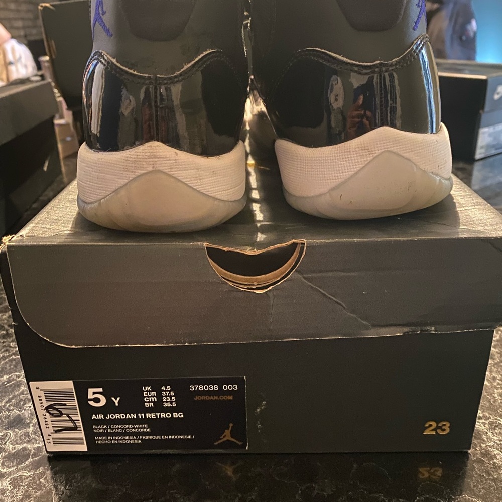 Jordan 11 - Picture 2 of 5